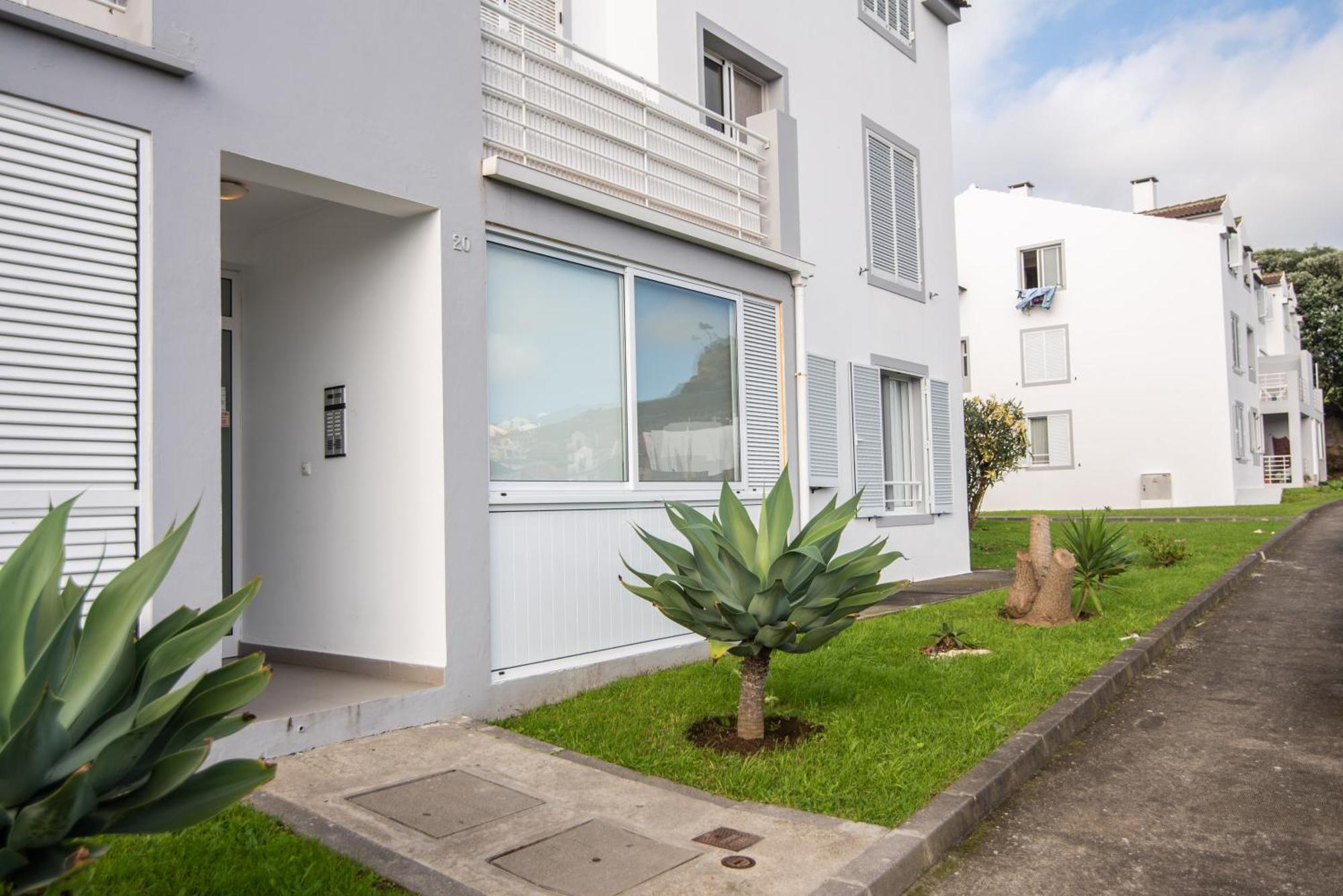 P&H Holiday Beach Apt Ponta Delgada Buitenkant foto
